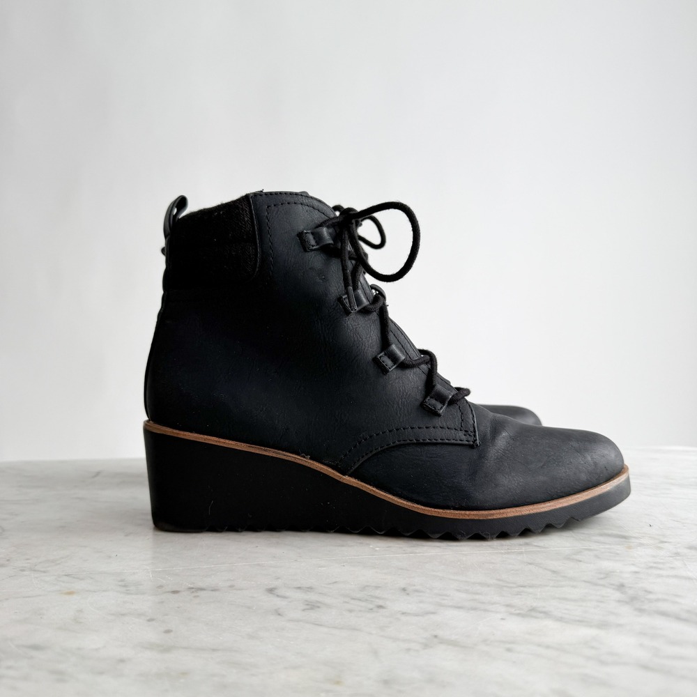 LifeStride Zone black wedge vegan leather‎ ankle boots size 9.5